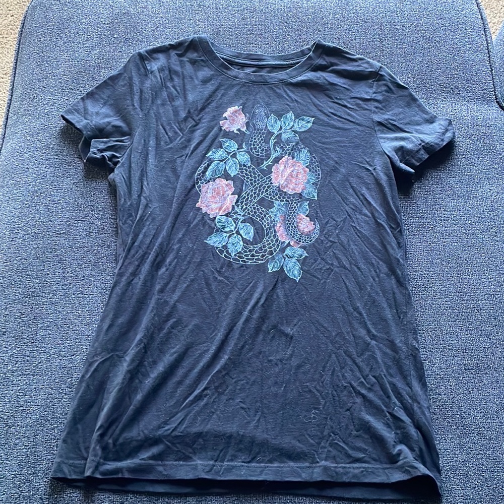 Womens crew T shirt black